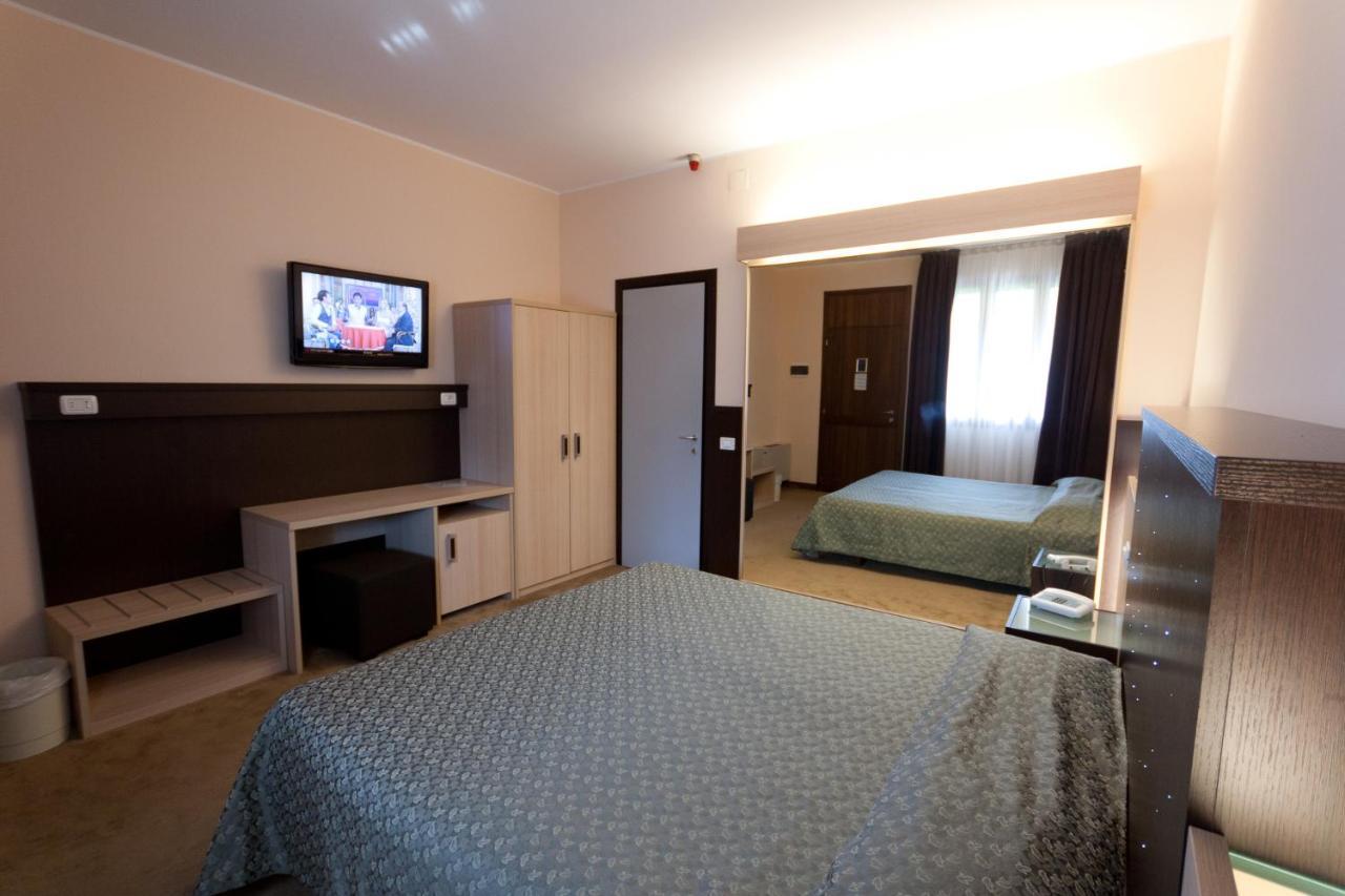 Hotel Campana Reggio nell'Emilia Esterno foto